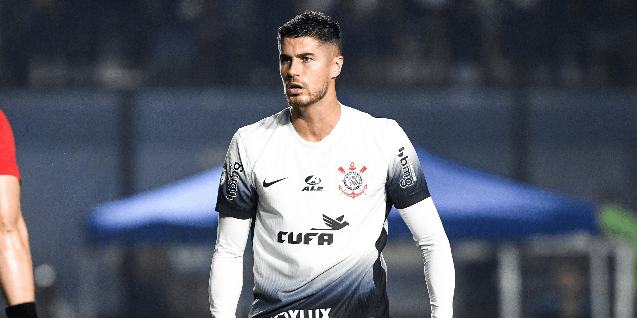 O jogador Pedro Raul, que entrou na lista de negociáveis do Corinthians, na partida entre Vasco da Gama e Corinthians, válida pela 16ª rodada do Campeonato Brasileiro, no estádio de São Januário.