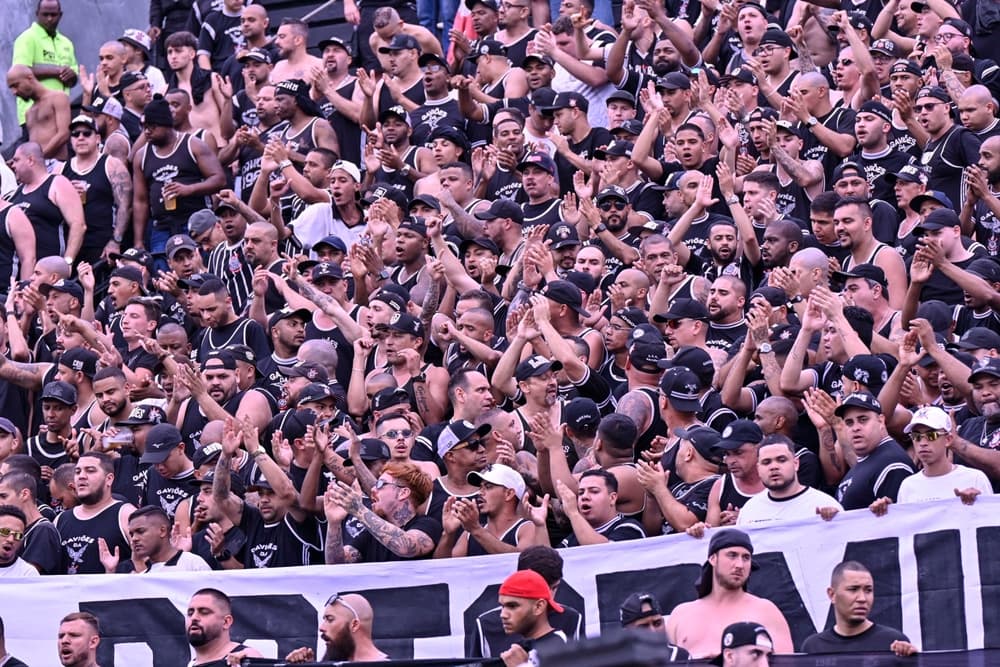 corintiano ou corinthiano?