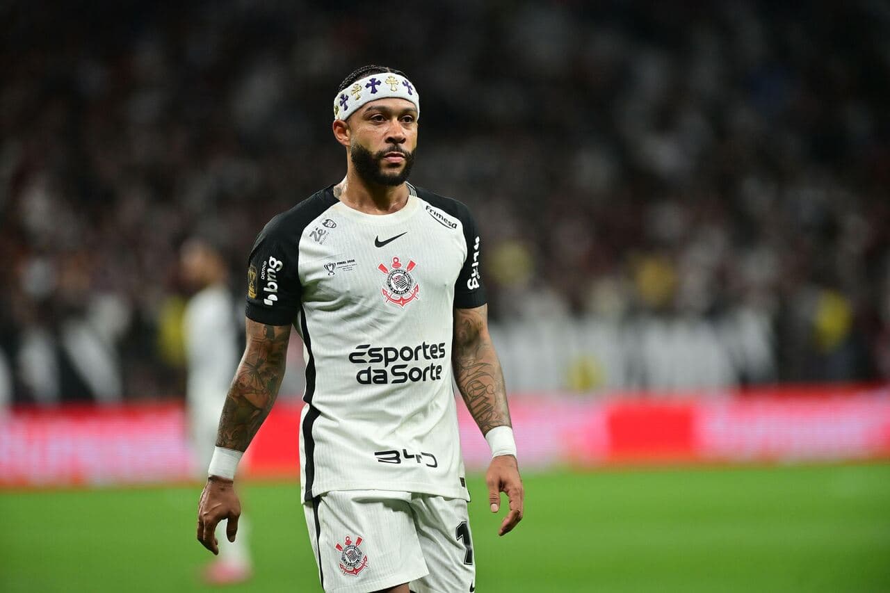 Renovação de Memphis emperra e holandês adia volta ao Timão