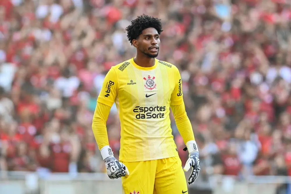 Quantos jogadores do Corinthians foram convocados para copa do mundo? Imagem de Hugo Souza, que esteve na pré-lista